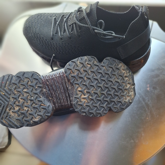 Girls Tennis Shoes - Picture 3 of 4